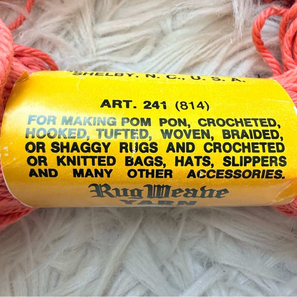 Vintage USA Lily Rug Cotton Yarn Coral color crochet knit ( 3 Skeins ) - Picture 7 of 8
